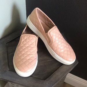 🔥1 hr sale - Heva, slip on sneakers